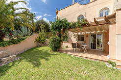 Apt. B) Terrasse 1 & Garten/terrace 1 & garden/terraza 1 & jardín