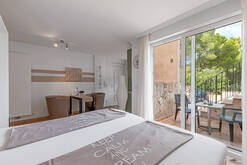 Studio) Wohn-/Schlafraum/living area/habitación